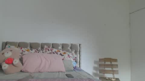 enyer_twin online show from December 2, 6:28 pm