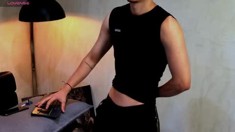 enzo_steel online show from June 2, 6:04 am