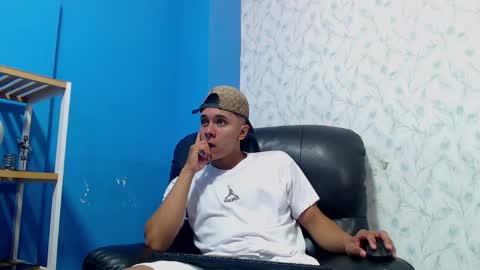 Enzo online show from April 20, 9:18 pm