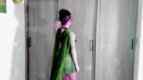 Snapshot of ephemeral_hot chatting on October 12, 1:09 am Leyla online show from October 12, 1:09 am