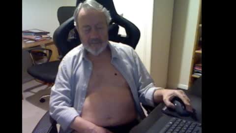 erasmus_d online show from February 5, 6:44 pm