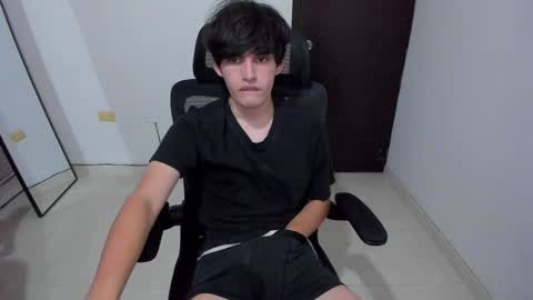 eren_tatakae online show from May 8, 1:22 am