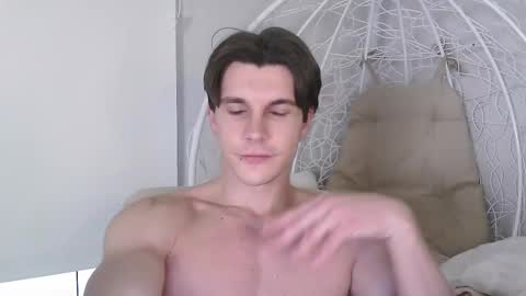 Eric Crush online show from February 12, 4:49 am