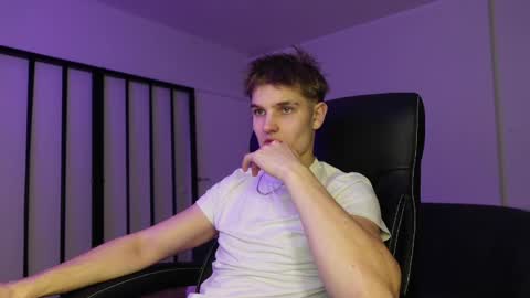    online show from December 5, 5:55 pm