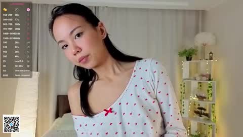 Emily online show from February 18, 7:13 pm