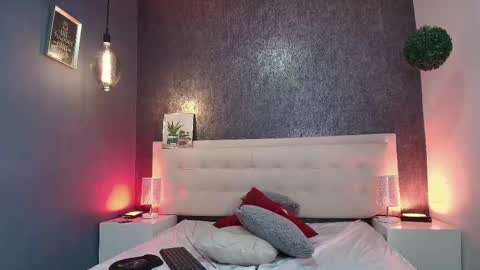   online show from March 12, 9:44 am