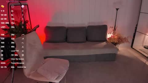 erika_kim online show from November 3, 7:20 am