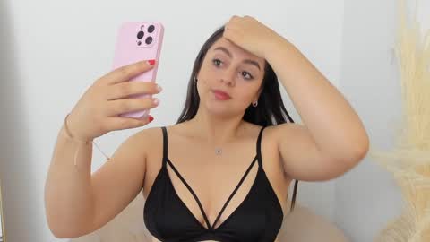 Erika Mendez online show from December 4, 8:23 pm
