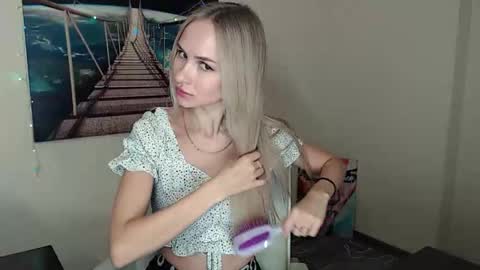 Snapshot of erikagavin chatting on October 2, 12:15 pm Erika online show from October 2, 12:15 pm