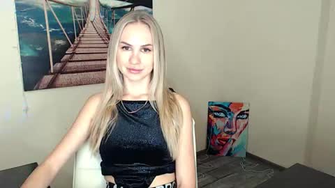 Snapshot of erikagavin chatting on October 1, 12:04 pm Erika online show from October 1, 12:04 pm