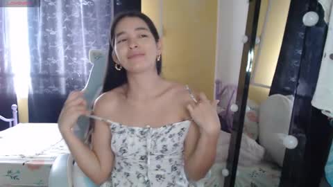 erina_1 online show from October 3, 4:04 pm