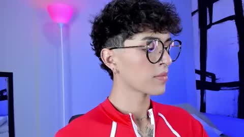   online show from November 5, 12:51 pm