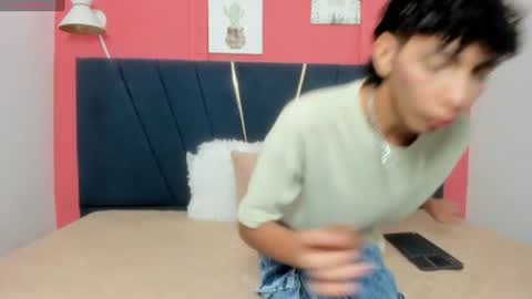 ero_boy40 online show from June 24, 4:30 am