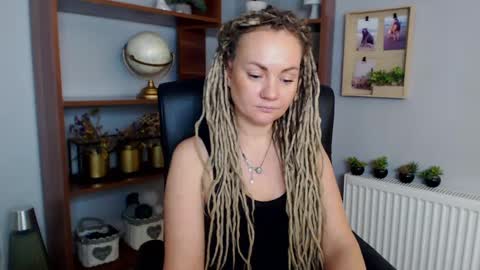 Snapshot of erotic_kaya chatting on December 11, 5:36 pm KAYA online show from December 11, 5:36 pm