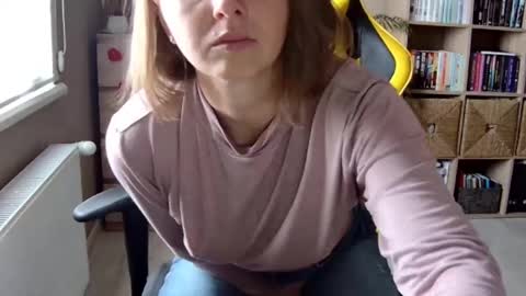 Melissa   online show from February 15, 1:05 pm