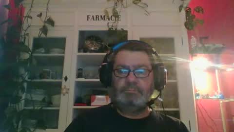 Erwins room welcome sound on online show from January 6, 8:18 pm