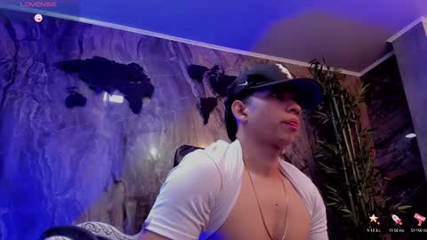 Snapshot of eryonbradley chatting on September 11, 1:34 pm Eryon online show from September 11, 1:34 pm