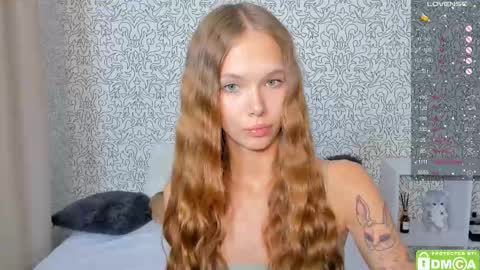 Snapshot of eshcka chatting on September 26, 5:32 pm Megan and Brad online show from September 26, 5:32 pm