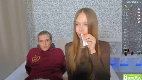 Snapshot of eshcka chatting on September 9, 3:45 pm Megan and Brad online show from September 9, 3:45 pm