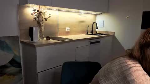 EshleGreen online show from February 28, 9:52 pm