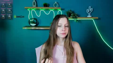 esme_moore_ online show from November 23, 9:40 am