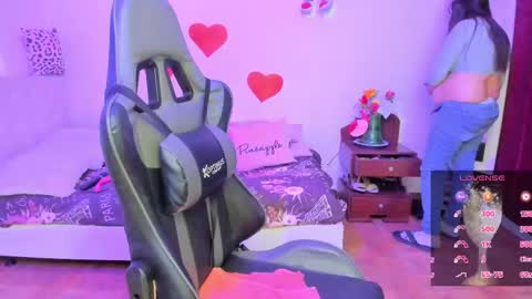 esme online show from March 22, 8:13 pm