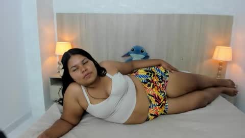 Esmeralda online show from December 5, 8:06 pm