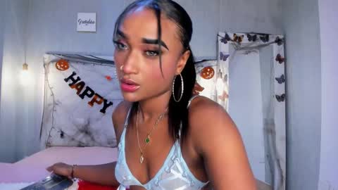 esmeraldanyx online show from October 22, 10:22 pm