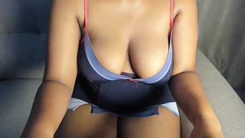 Esme online show from November 11, 10:23 pm