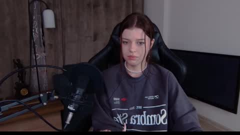 esteria online show from January 19, 9:34 pm