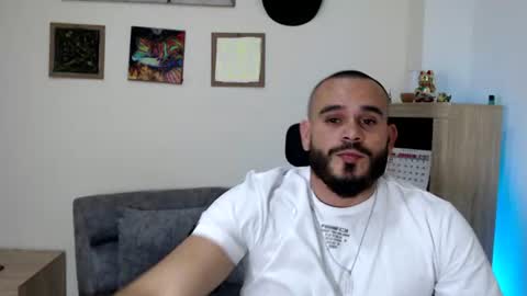Esteban Fernandez online show from June 14, 4:03 am