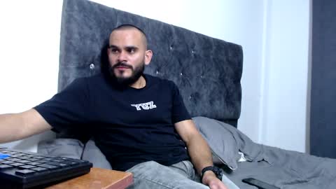 Esteban Fernandez online show from May 26, 3:29 pm