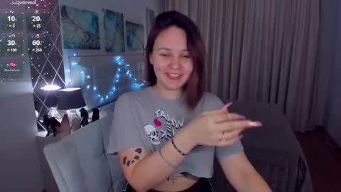 Odelia online show from December 13, 7:25 am