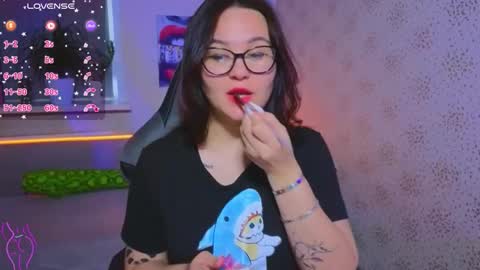 Snapshot of esterplayful chatting on October 16, 9:53 am EsterPlayful online show from October 16, 9:53 am