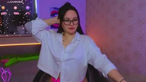 Snapshot of esterplayful chatting on October 15, 9:43 am EsterPlayful online show from October 15, 9:43 am
