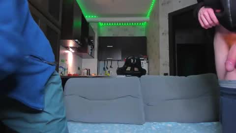 Snapshot of esthetics_boys chatting on September 20, 8:45 pm LOUIS online show from September 20, 8:45 pm