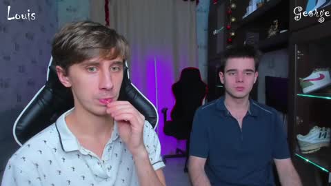 Snapshot of esthetics_boys chatting on January 8, 3:17 pm LOUIS online show from January 8, 3:17 pm