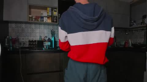 LOUIS online show from March 23, 7:52 pm