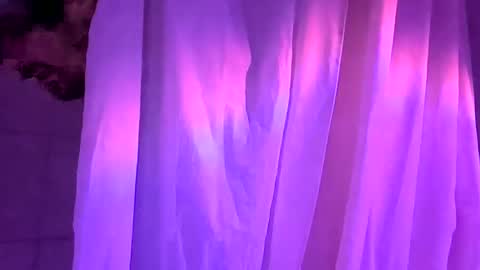 et528007 online show from September 25, 6:42 am