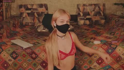 Sophia online show from April 4, 11:45 pm