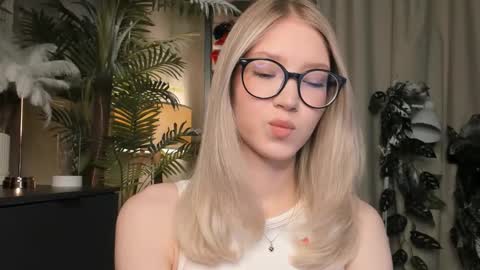 Natalie online show from February 28, 6:28 am