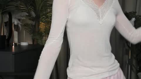 Natalie online show from November 19, 6:02 am