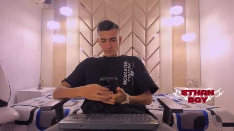 Ethan online show from February 4, 8:24 pm