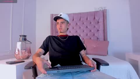 Ethan online show from November 22, 8:51 pm