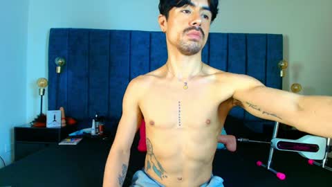 ethan  online show from April 9, 4:49 am