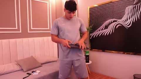 ethan_occonor online show from June 4, 12:11 pm