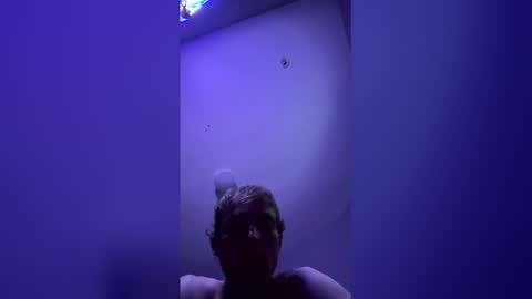 ethanbmx2001 online show from April 14, 8:06 am