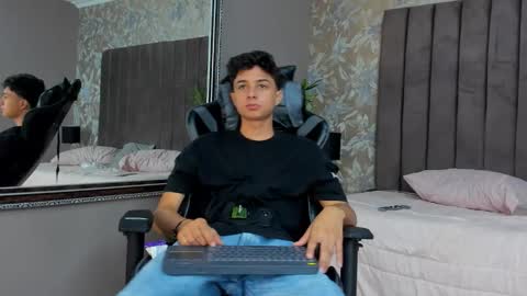 ethanlowell online show from September 17, 6:39 am