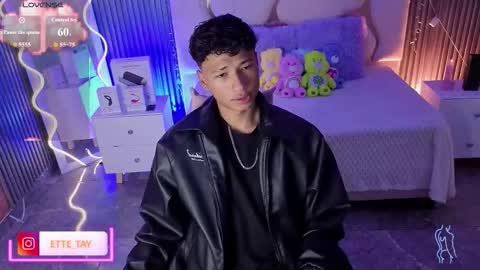 ette online show from February 7, 4:04 am