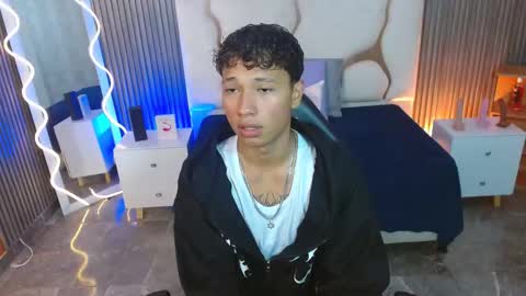 ette online show from November 13, 11:40 pm